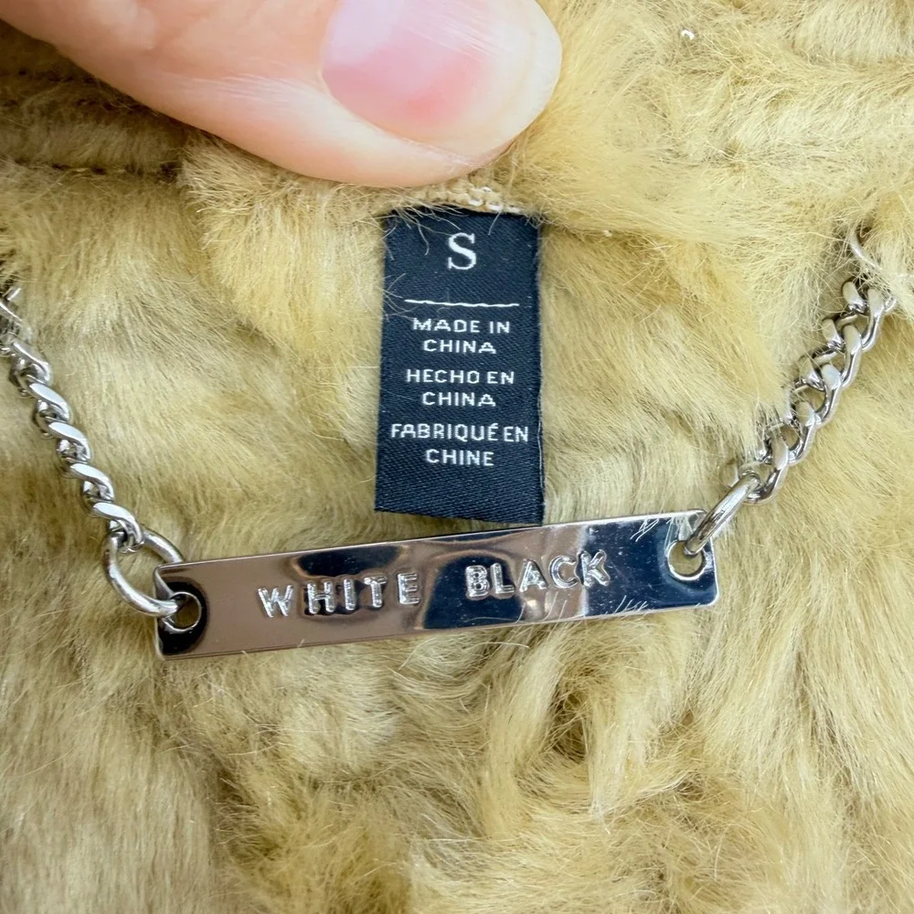 White House Black Market white house